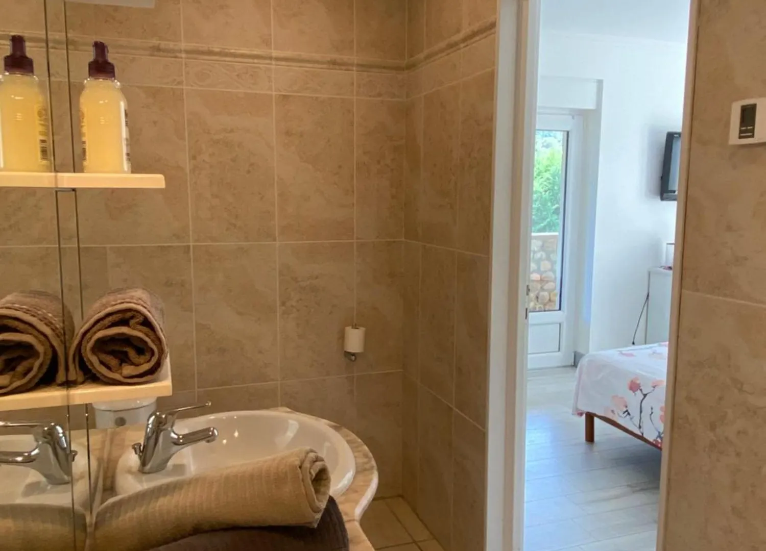 Domaine Les Buis Bed & Breakfast Saint-Fortunat-sur-Eyrieux 0*,  France