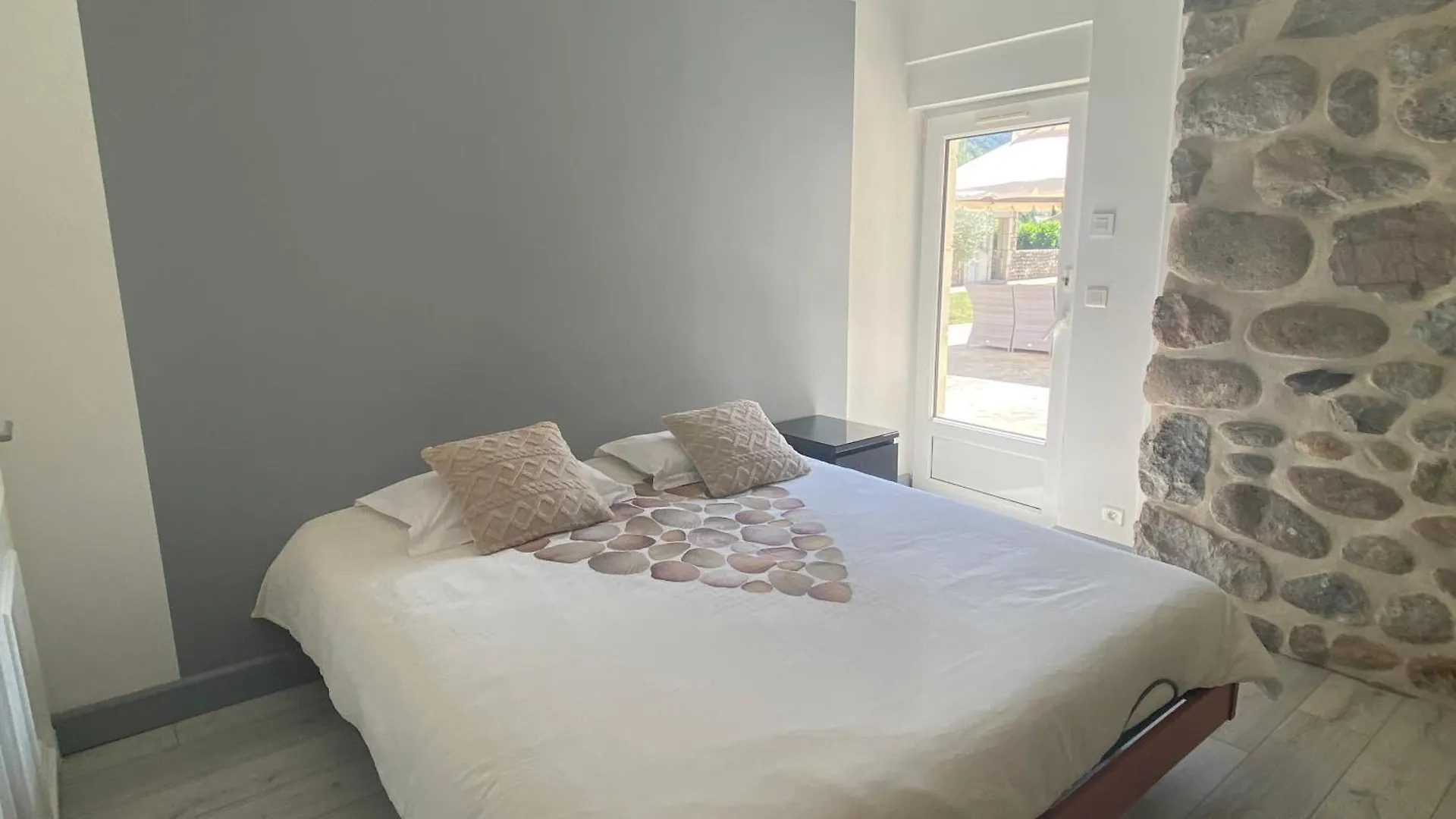 Domaine Les Buis Bed & Breakfast Saint-Fortunat-sur-Eyrieux France